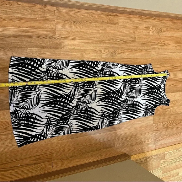 Tiana B. Sleeveless Black White Palm Leaf Printed Maxi Dress Slit Size S… - Picture 10 of 10